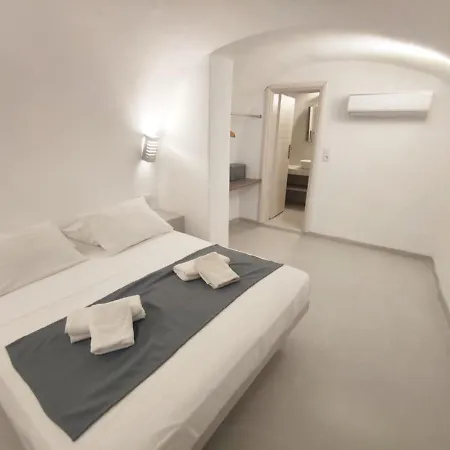 Couette-café Getaway - Economy Basement Fira (Santorini)