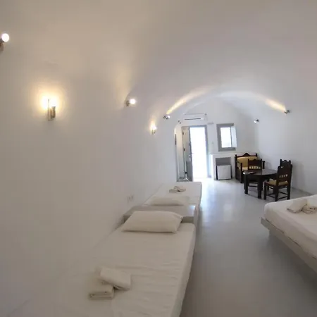 Getaway - Economy Basement Couette-café *